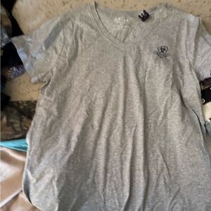 Ariat v neck